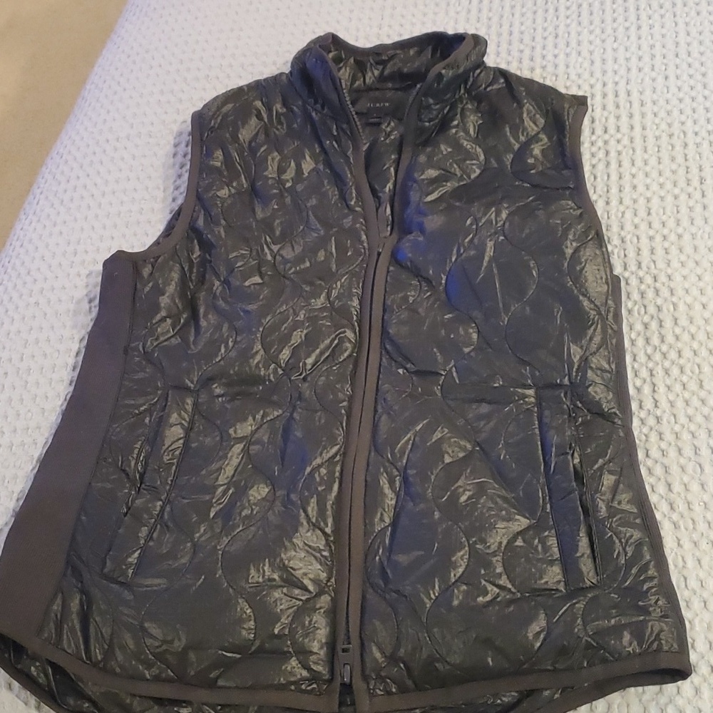 J. Crew lightweight puffer vest Size Small (47)